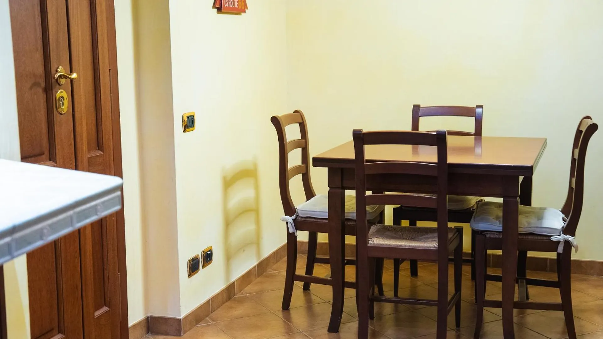 Apartment Ubaldi Home - 2 Stops From San Pietro
